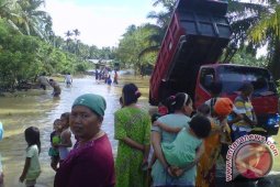 Banjir di Jalinbar Bengkulu-Sumbar mulai surut