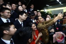 Jokowi Hadiri Wisuda Anak