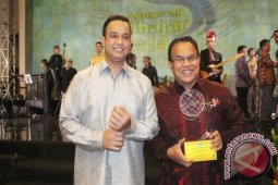 Awang Faroek Raih Anugerah Kihajar 2014