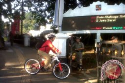 Pegawai Pemkot Bogor gunakan angkot dan sepeda