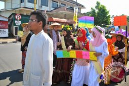 748 Murid Ikuti Warna Warni Muharram