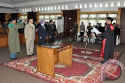 Pimpinan Definitif DPRD Mempawah 2014-2019 Dilantik