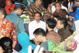 Presiden Bantu Koperasi Pasar Panorama Bengkulu