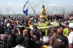 Arak Gunungan
