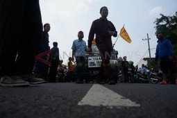 Buruh Blokade Jalan