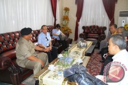 Gubernur Kesal Peserta Jamkesta Masih Bayar Obat