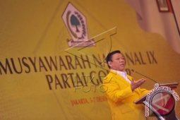 Agung Laksono Siapkan 100 Pengacara