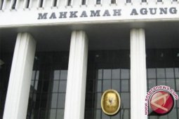Hakim Selingkuh Bukan Karena Kesejahteraan Naik