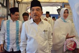 Illiza Dampingi JK Kunjungi Stand Pameran