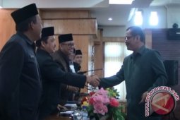 DPRD Mempawah Sahkan APBD 2015