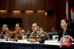 Harga Baru BBM Premium Mulai Januari Rp7.600 Per Liter