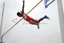 Lompat Galah Putra PON Remaja