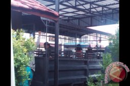 Satpol PP Segel  Warung Jual Miras