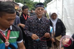 Keluarga Korban AirAsia di Posko Post Mortem