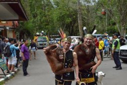 TSI Bogor gelar parade satwa sambut 2015