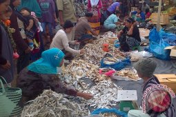 Pemerintah bangun belasan los pedagang pasar Mukomuko