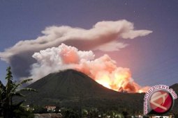 Tiga gunung api di Sulut berstatus siaga