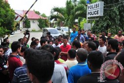Mogok Protes Taksi Liar