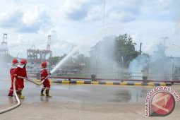 TANGGULANGI KEBAKARAN PELABUHAN