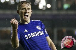 Klasemen Liga Inggris, Chelsea Jauhi City