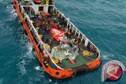 Satu bagian kotak hitam pesawat AirAsia ditemukan