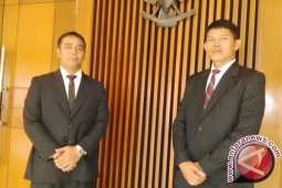 Satpam DPR Kini Pakai Jas untuk Jaga Rapat Paripurna