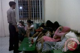 Belasan Wanita Di Bawah Umur Terjaring Razia