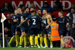 Southampton Atasi Manchester United