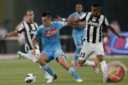 Presiden Napoli Tuding Wasit Tidak Adil