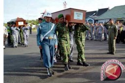Jenazah Korban AirAsia Tertahan di Bandara El-Tari