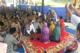Bentrok Hyundai vs Warga Berakhir Gelih Koro dan Tepung Tawar