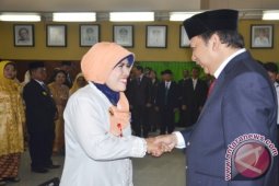 100 PNS Pemkot Samarinda Terima Satya Lencana