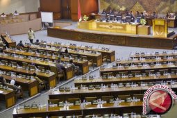 DPR Harus Segera Lakukan Rapat Bamus