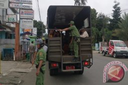 Belasan pengemis dan anak jalanan terjaring razia