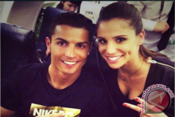 Cristiano Ronaldo Gandeng Pacar Baru?