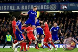 Tandukan Ivanovic singkirkan Liverpool dari Piala Liga