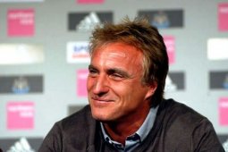 David Ginola Bantah Mundur Pencalonan