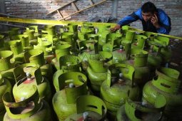 Gerebek Penyulingan Gas Ilegal