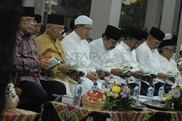 Warga Khusyuk Ikuti Haul Gus Dur di Jombang