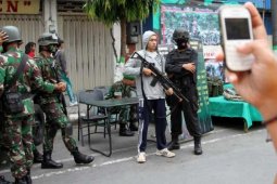Pamer Perlengkapan Perang
