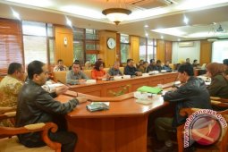 Gubernur Klarifikasi Tolak Transmigran