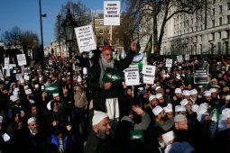 Majalah Charlie Hebdo cetak ulang kartun Nabi Muhammad