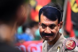 Pimpinan KPK Harus Lima Orang