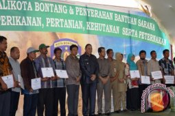 Pemkot Bontang Salurkan Bantuan Sarana Produksi Petani-Nelayan