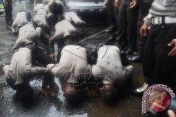 Polisi Selebrasi Praperadilan Budi Gunawan Dikabulkan