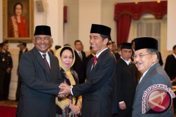 Presiden Lantik Tiga Pelaksana Tugas Pimpinan KPK
