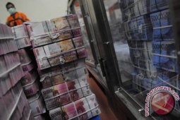Rupiah Senin Menguat Menjadi Rp12.803