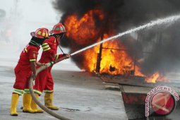 PADAMKAN KEBAKARAN PELABUHAN