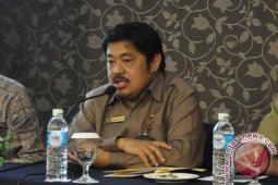 Pejabat Diimbau Pakai Batu Merah Borneo