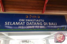 Bandara Ngurah Rai Pasang Papan "Om Swastiastu"